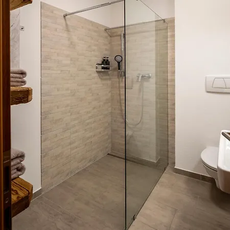 Rosa * Sankt Johann in Tirol