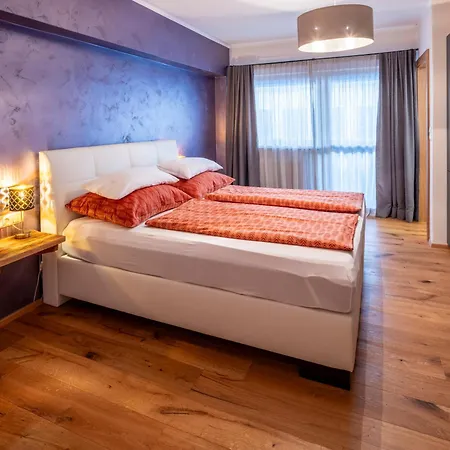 روزا شقة سانكت يوهان ان تيرو