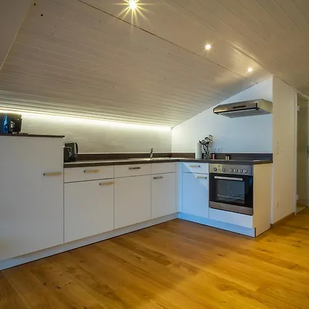 روزا * سانكت يوهان ان تيرو